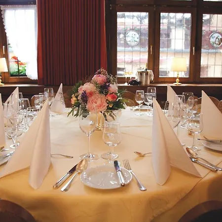 Felsenkeller Otel