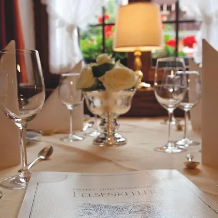 Felsenkeller Otel 3*